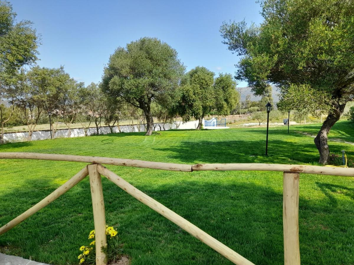 Agriturismo Palas De Serra Country Resort Onifai Exterior photo