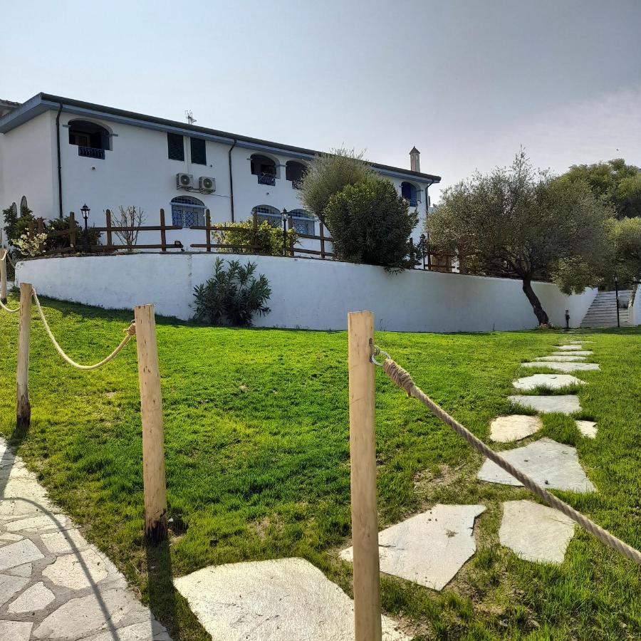 Agriturismo Palas De Serra Country Resort Onifai Exterior photo
