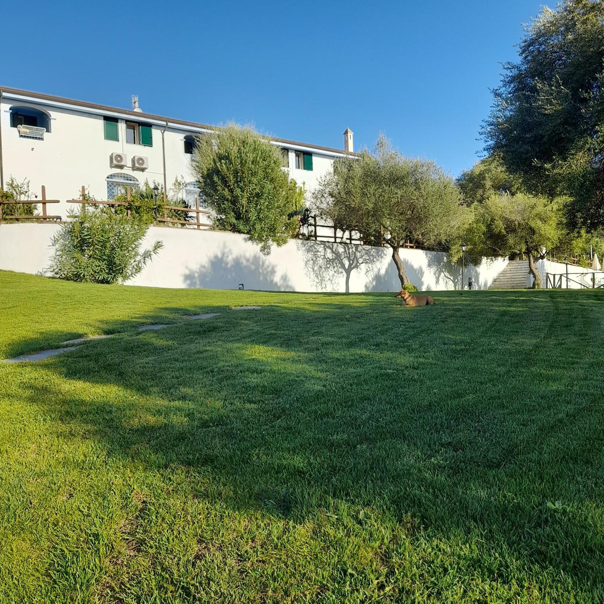 Agriturismo Palas De Serra Country Resort Onifai Exterior photo